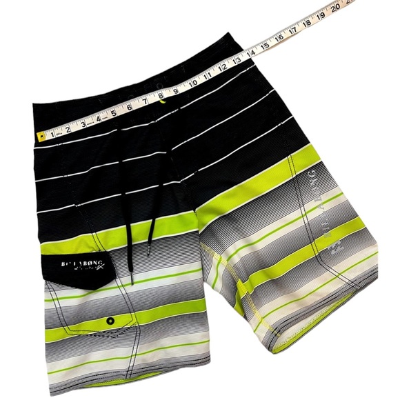 Billabong Board Shorts - Picture 5 of 8